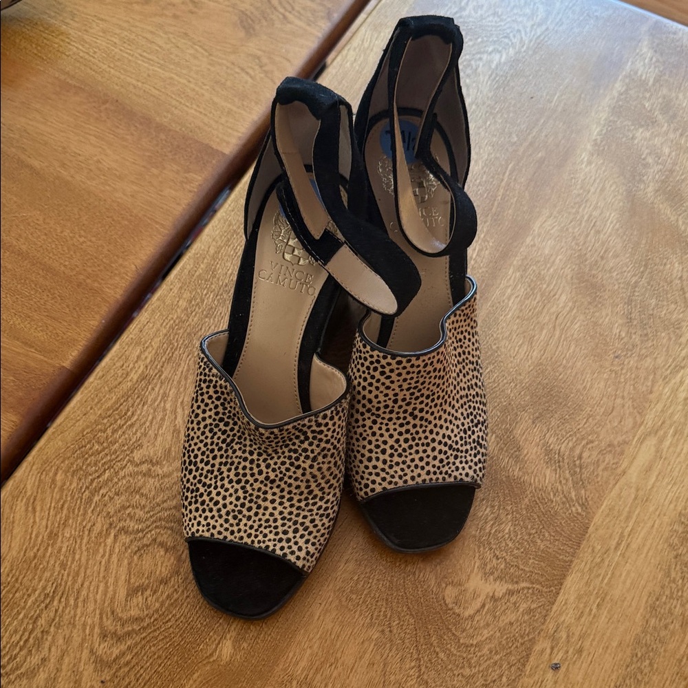 Vince Camuto Black and Tan Heeled Sandals